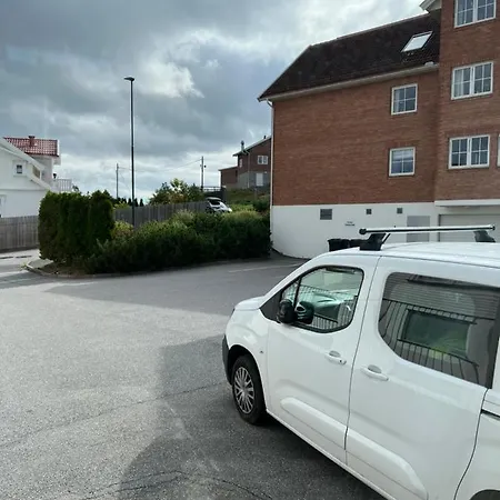 Sentralt I Fredrikstad, Gratis Parkering Og Varmepumpe Med Ac Appartamento