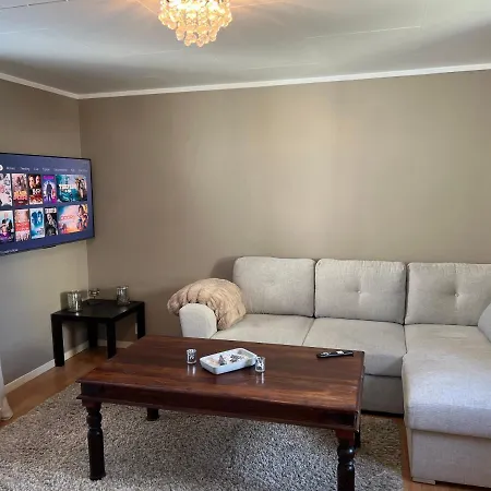 Sentralt I Gratis Parkering Apartamento *